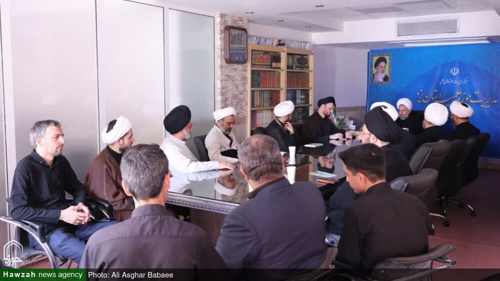 وظیفه روحانیت یاری امام خامنه‌ای از طریق جهاد تبیین است