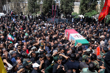 ایثار شهدا اقتدار جمهوری اسلامی را ارتقا داد