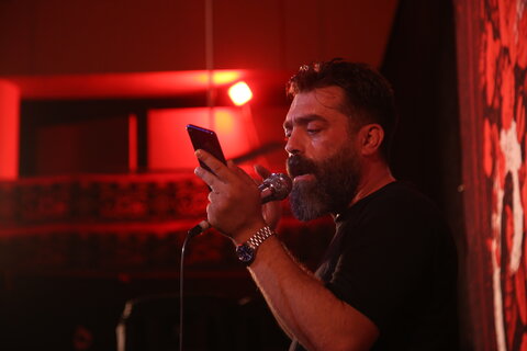 تصاویر| مراسم عزاداری شب چهارم محرم پیروان حضرت علی اکبر(ع) در مسجد الرسول(ص) شیراز