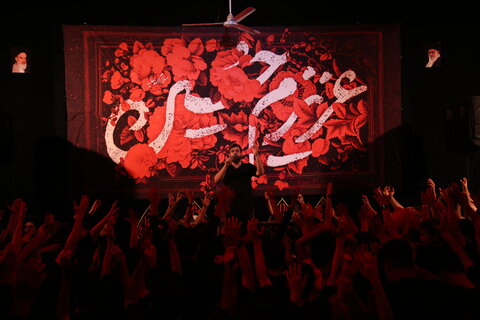 تصاویر| مراسم عزاداری شب چهارم محرم پیروان حضرت علی اکبر(ع) در مسجد الرسول(ص) شیراز