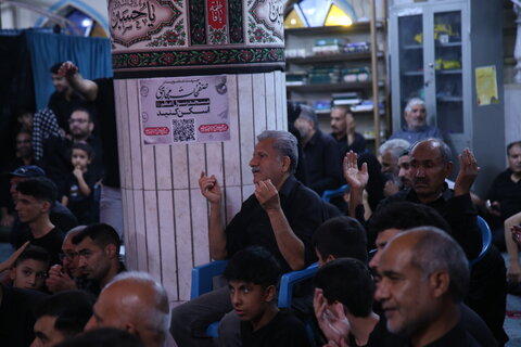 تصاویر| مراسم عزاداری شب چهارم محرم پیروان حضرت علی اکبر(ع) در مسجد الرسول(ص) شیراز