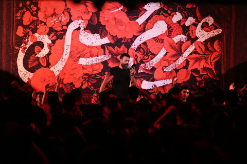 تصاویر| مراسم عزاداری شب چهارم محرم پیروان حضرت علی اکبر(ع) در مسجد الرسول(ص) شیراز