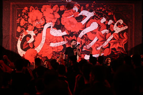 تصاویر| مراسم عزاداری شب چهارم محرم پیروان حضرت علی اکبر(ع) در مسجد الرسول(ص) شیراز