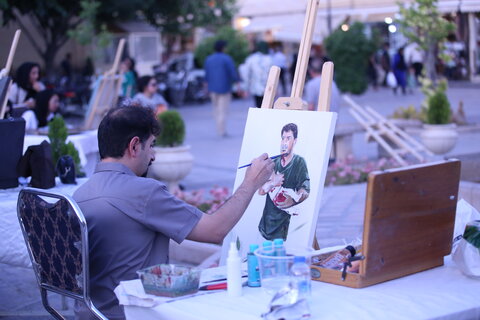 تصاویر| گردهمایی همدلانه نقاشان شیرازی در پاسداشت عزت و اقتدار ملی تحت عنوان بوم حماسه