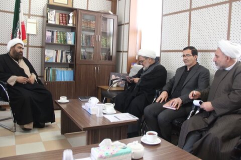 تصاویر / جلسه مقدماتی کمیته همکاریهای حوزه علمیه قزوین  و آموزش و پرورش