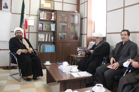 تصاویر / جلسه مقدماتی کمیته همکاریهای حوزه علمیه قزوین  و آموزش و پرورش