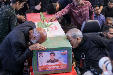 تصاویر| وداع با پیکر شهدای اقتدار ملی در کهف شهدای بیرجند