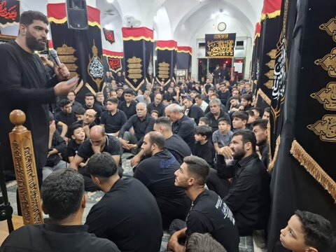 تصاویر/ حضور نماینده ولی فقیه درکاشان و استاندار اصفهان درآیین عزاداری امام حسین (ع) کاشان