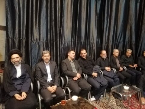 تصاویر/ حضور نماینده ولی فقیه درکاشان و استاندار اصفهان درآیین عزاداری امام حسین (ع) کاشان