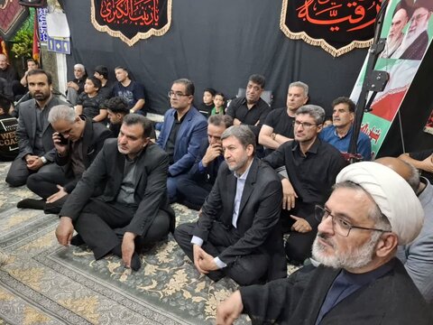 تصاویر/ حضور نماینده ولی فقیه درکاشان و استاندار اصفهان درآیین عزاداری امام حسین (ع) کاشان