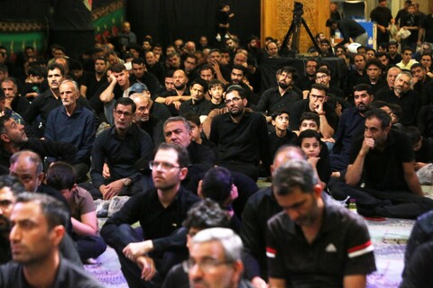 تصاویر / عزاداری دهه اول محرم در هیئت یادگاران امام(ره) اصفهان