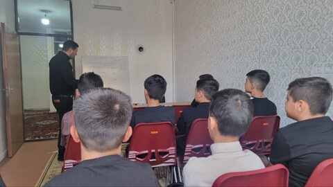 تصاویر/ شروع کلاس های مهارتی طرح تابستانی فصل رویش۴ در حوزه علمیه مرند