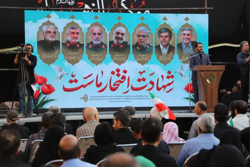 مردم با اتحاد و پشتیبانی از نظام و رهبری معظم دشمن صهیونی را غافلگیر کردند