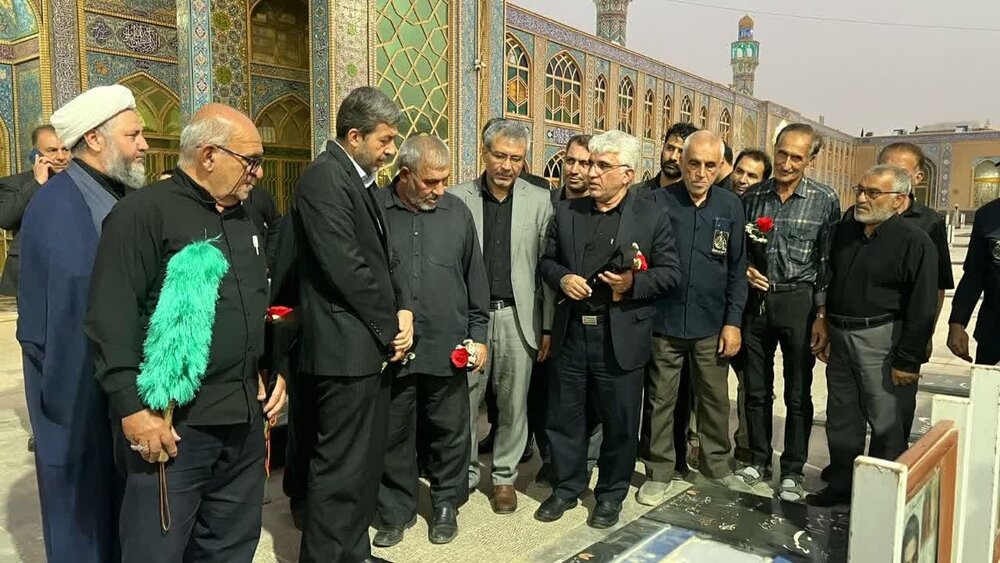 دیدار استاندار اصفهان با خانواده شهدای حملات رژیم صهیونیستی در آران و بیدگل+عکس