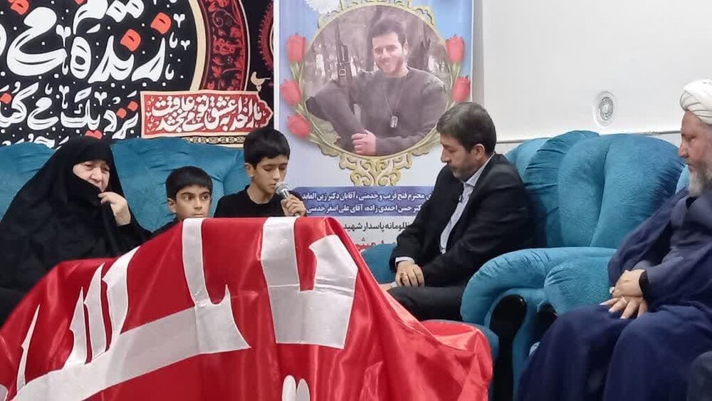 دیدار استاندار اصفهان با خانواده شهدای حملات رژیم صهیونیستی در آران و بیدگل+عکس