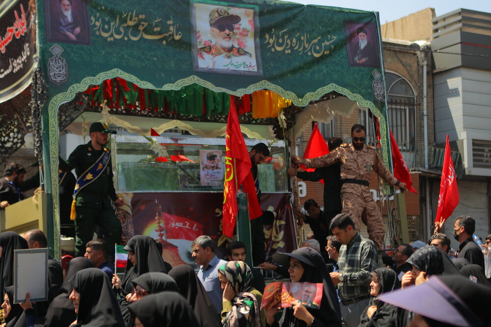 فیلم | مراسم وداع با شهید سپهبد علی شادمانی در میدان امام خمینی(ره)