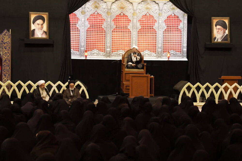 حضور تولیت حرم مطهر بانوی کرامت در محفل «بفرمایید روضه»