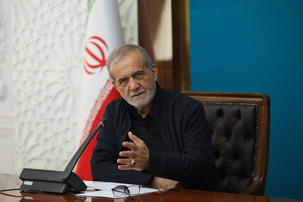 دکتر پزشکیان: فضای روابط خارجی برای فعالان اقتصادی مساعد است