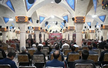 تصاویر/ مراسم سوگواری و عزاداری چهارمین روز محرم به میزبانی نماینده ولی فقیه در فارس در مسجد شهدای شیراز