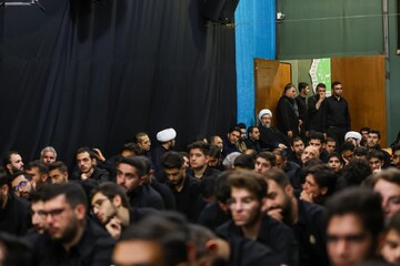 تصاویر / حضور نماینده ولی فقیه در استان آذربایجان شرقی در هیئت محبین عقیلة العرب تبریز و هیئت شهدای گمنام