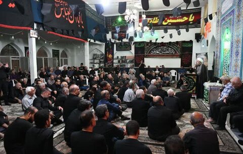 تصاویر| حضور نماینده ولی فقیه در فارس در جمع عزاداران هیئات مختلف شیراز