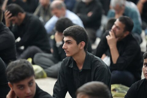 تصاویر مراسم عزاداری پنجمین شب از ماه محرم در حسینیه ثارالله سپاه ناحیه خرم آباد