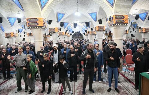 تصاویر| حضور نوجوانان و هیئت عزاداری حضرت علی اکبر(ع) قشقایی ها در مراسم عزاداری به میزبانی نماینده ولی فقیه در فارس