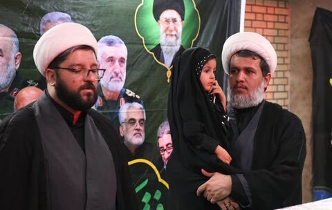 تصاویر| حضور نماینده ولی فقیه در فارس در جمع عزاداران حسینی هیئات مختلف شیراز در شب پنجم محرم