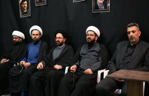 تصاویر| حضور نماینده ولی فقیه در فارس در جمع عزاداران حسینی هیئات مختلف شیراز در شب پنجم محرم
