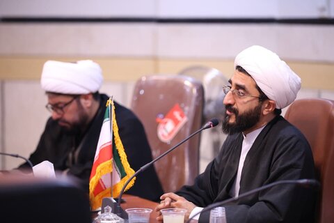 تصاویر| نشست تعدادی از مبلغین موثر تبلیغی شهر شیراز با معاونت دفتر امور اجتماعی سیاسی حوزه های علمیه کشور