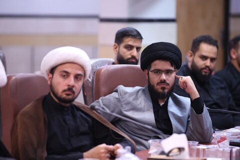 تصاویر| نشست تعدادی از مبلغین موثر تبلیغی شهر شیراز با معاونت دفتر امور اجتماعی سیاسی حوزه های علمیه کشور