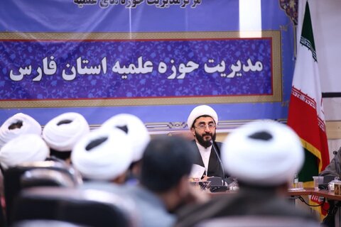 تصاویر| نشست تعدادی از مبلغین موثر تبلیغی شهر شیراز با معاونت دفتر امور اجتماعی سیاسی حوزه های علمیه کشور