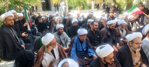 تصاویر اجتماع اساتید و طلاب مدارس علمیه بروجرد در حمایت از رهبرمعظم انقلاب و مراجع عظام تقلید