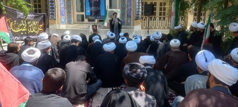تصاویر اجتماع اساتید و طلاب مدارس علمیه بروجرد در حمایت از رهبرمعظم انقلاب و مراجع عظام تقلید