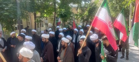 تصاویر اجتماع اساتید و طلاب مدارس علمیه بروجرد در حمایت از رهبرمعظم انقلاب و مراجع عظام تقلید