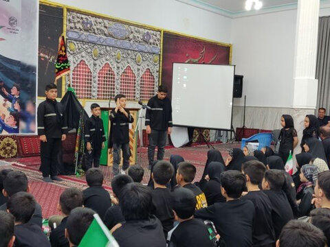 تصاویر/ گردهمایی کودکان عاشورایی در شهر سریش آباد