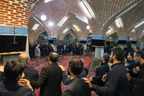 تصاویر | حضور نماینده ولی فقیه در استانآذربایجان شرقی در هیئت محبين عقيلة العرب تبریز و هیئت شهدای گمنام