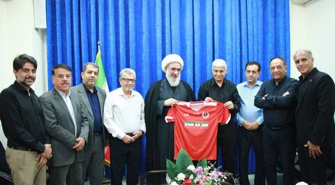 دیدار پیشکسوتان فوتبال بوشهر با امام جمعه