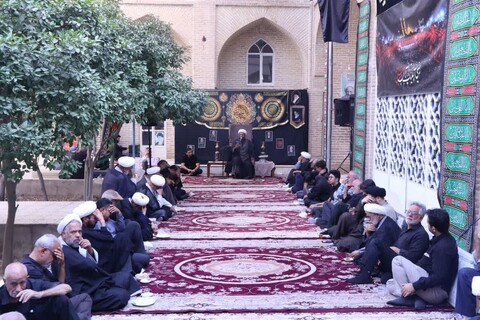 برگزاری مراسم عزاداری اباعبدالله الحسین علیه السلام در روز پنجم محرم در مدرسه علمیه شفیعیه