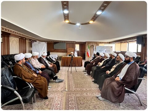 دیدار مدیریت و اساتید مدرسه علمیه امام خمینی(ره) گرگان با آیت الله راشد یزدی در مشهد مقدس