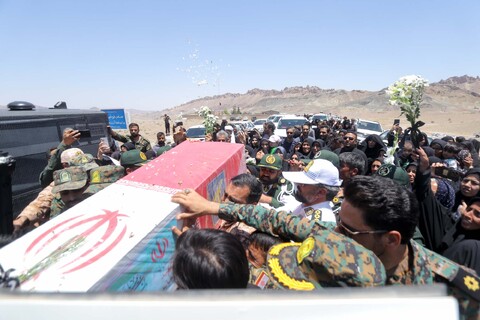 تصاویر| مراسم تشییع و تدفین شهید اقتدار ملی در روستای چاه خو سربیشه