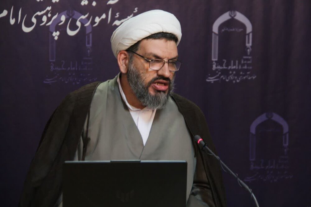 عاشورا روح غیرت را در کالبد جامعه اسلامی می‌دمد