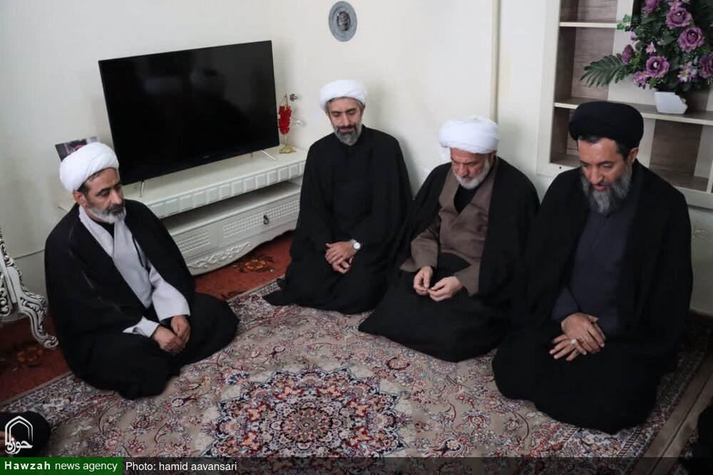 دیدار مدیر حوزه علمیه استان آذربایجان شرقی با خانوادههای کودکان شهید تبریزی+ عکس