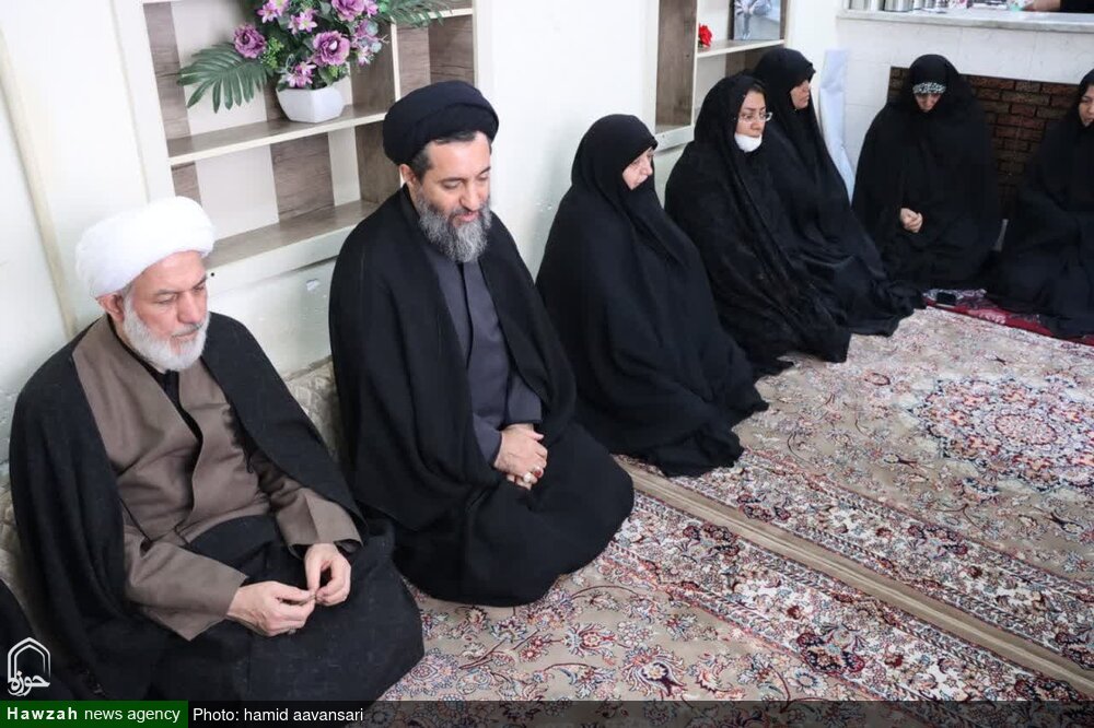 دیدار مدیر حوزه علمیه استان آذربایجان شرقی با خانوادههای کودکان شهید تبریزی+ عکس