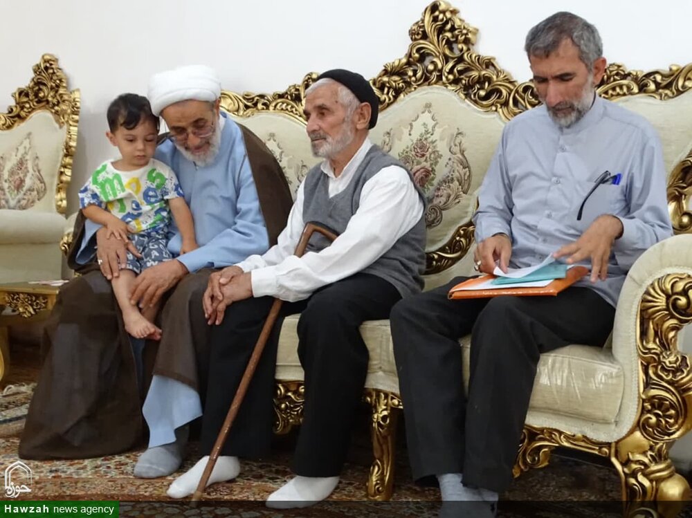 تکریم اساتید و مبلغین شهرستان مرند توسط مرکز خدمات حوزه‌های علمیه آذربایجان شرقی+ عکس