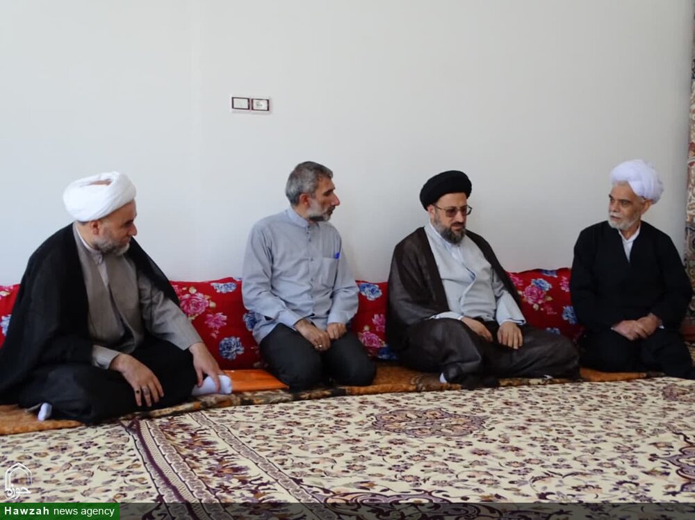 تکریم اساتید و مبلغین شهرستان مرند توسط مرکز خدمات حوزههای علمیه آذربایجان شرقی+ عکس