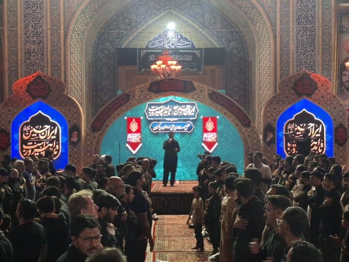 حرم امام رضا (ع) میں اردو زبان زائرین کی جانب سے عزاداری و ماتم داری کا انعقاد