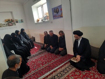 تصاویر/ دیدار نماینده ولی فقیه در کاشان با خانواده شهدای مدافع وطن در آران و بیدگل