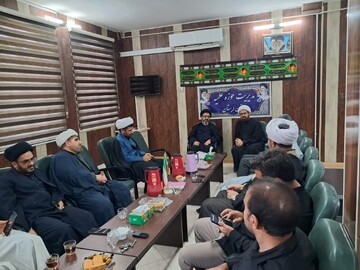 تصاویر/ نشست هم اندیشی مجمع طلاب لرستانی مقیم قم با مدیر و معاونان حوزه علمیه لرستان