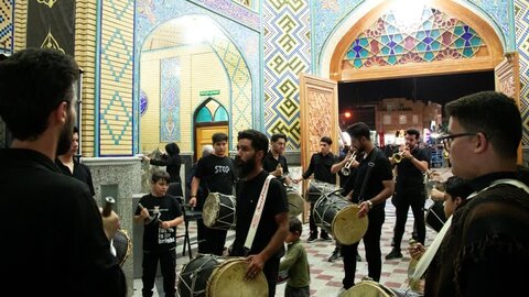 تصاویر / عزاداری روز پنجم محرم هیئات مذهبی آران و بیدگل در حرم مطهر هلال بن علی (ع)